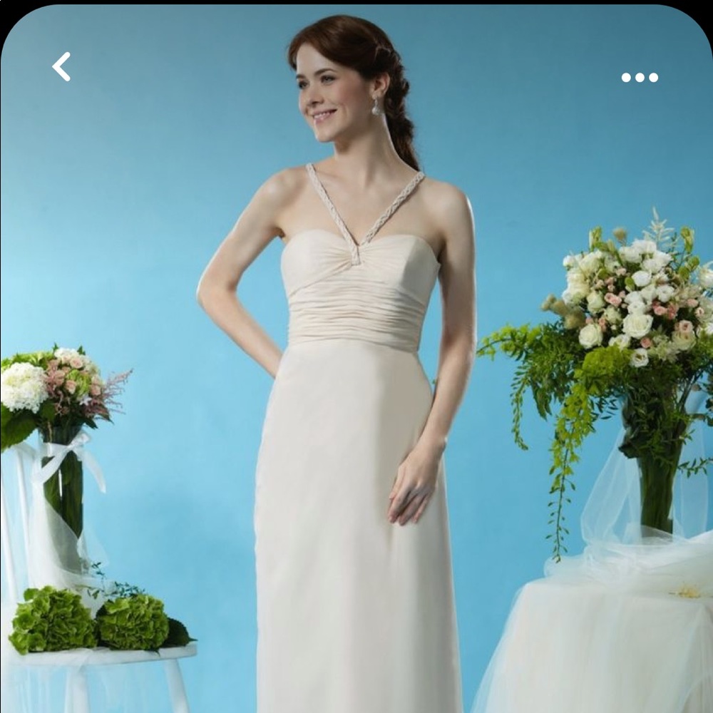 NWT: Bridesmaids/Prom Dress - Floor length Champagne